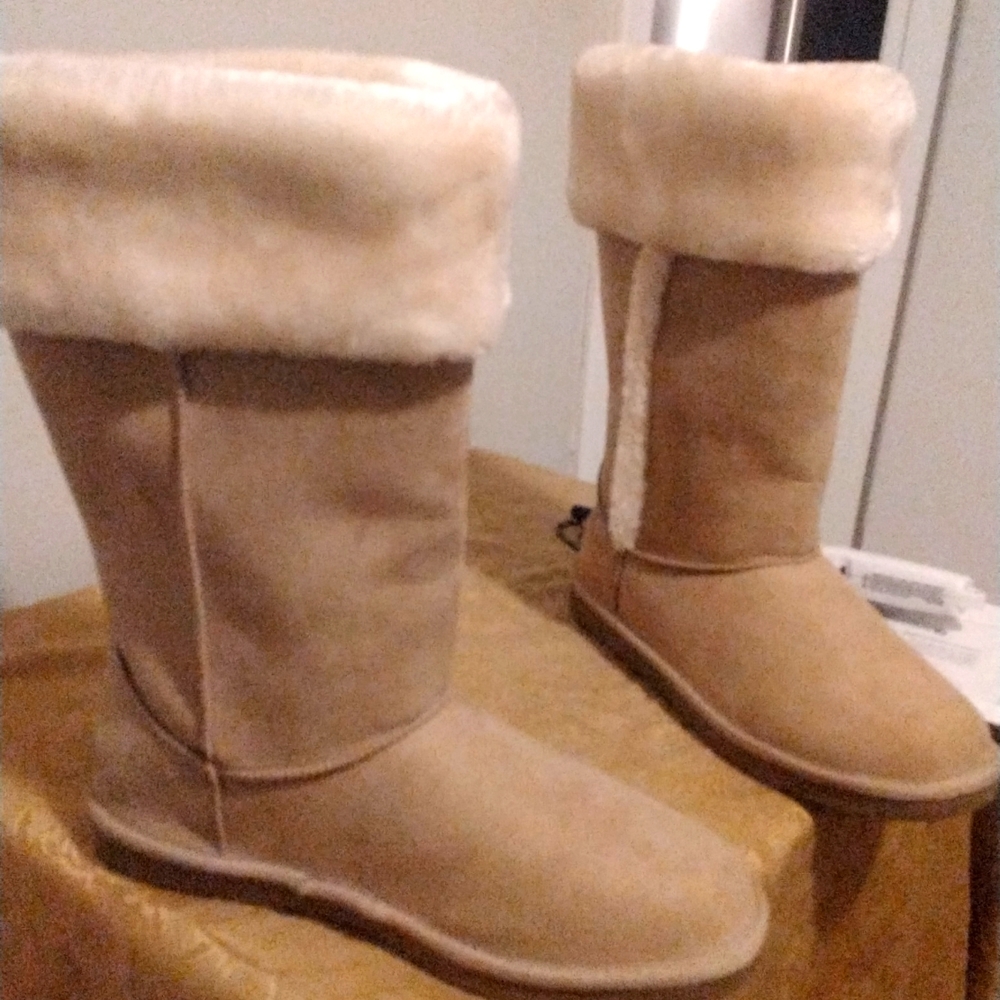 Arizona UG style winter boots size11,runs on the small side,fits more like a 10